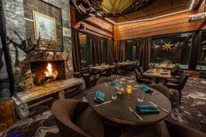 Restaurant mit Kamin